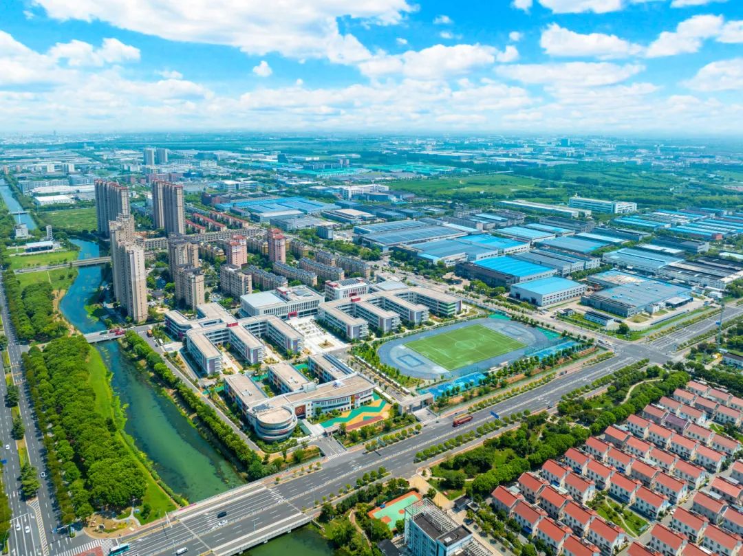 1738982457220882.jpg 640.jpg